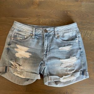 American Eagle Boy MIDI Shorts